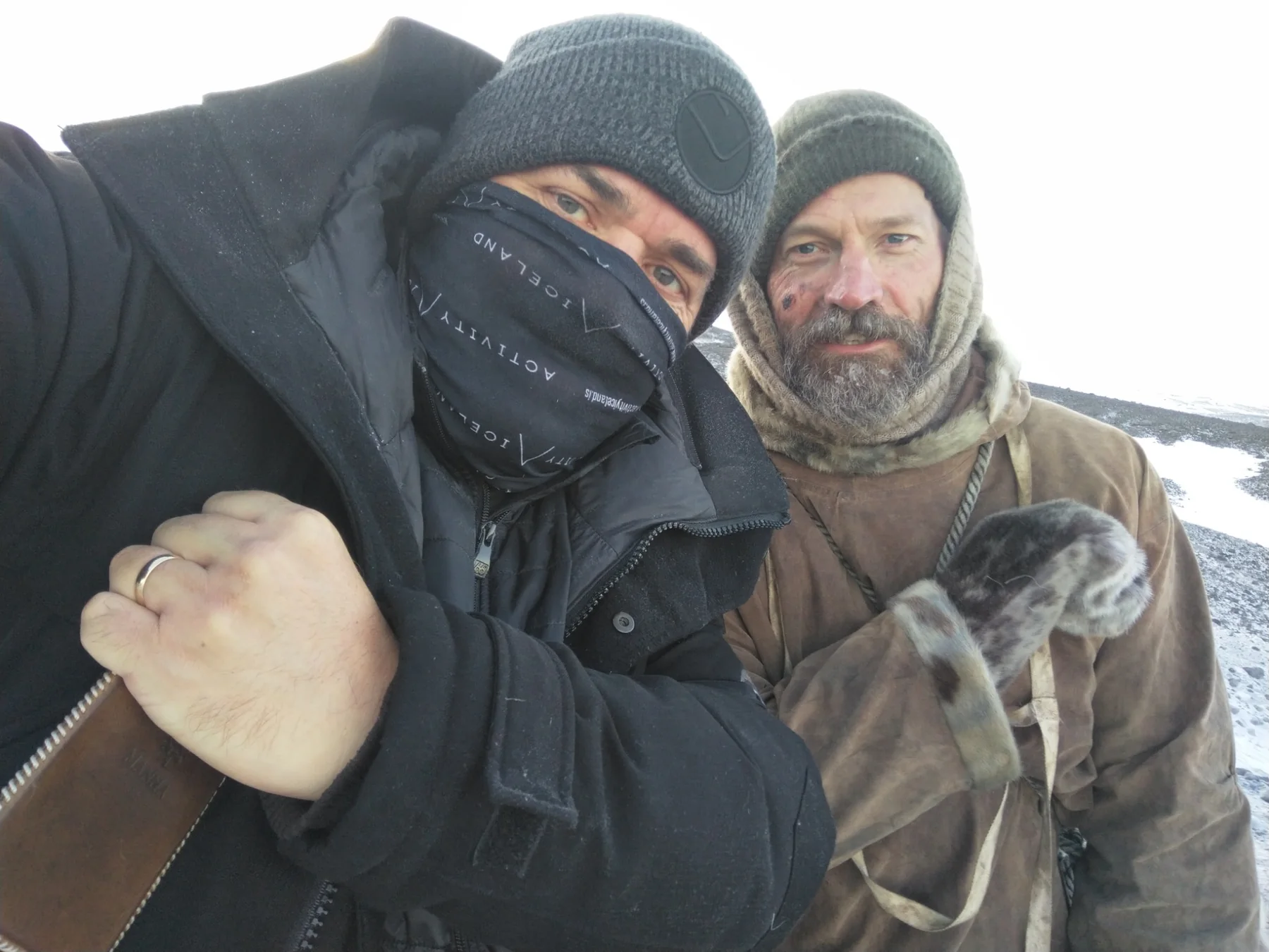 Joe Derrick and Nikolaj Coster-Waldau doing the Leeds salute on set